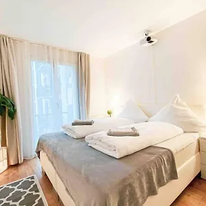 https://luxury-home-cinema-2r-apt-balcony-65m.bestleipzighotels.com